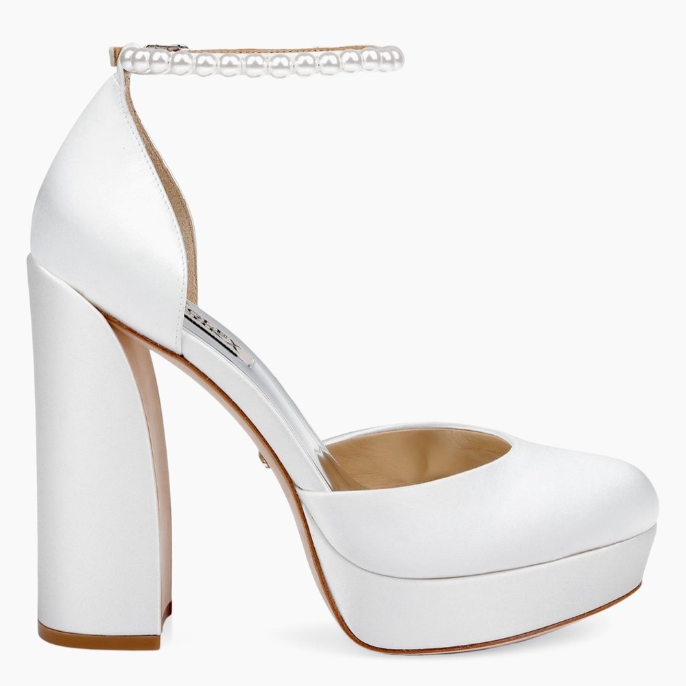 Badgley Mischka White Platform Heels